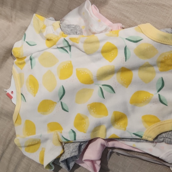 Newborn onesies - Picture 4 of 4